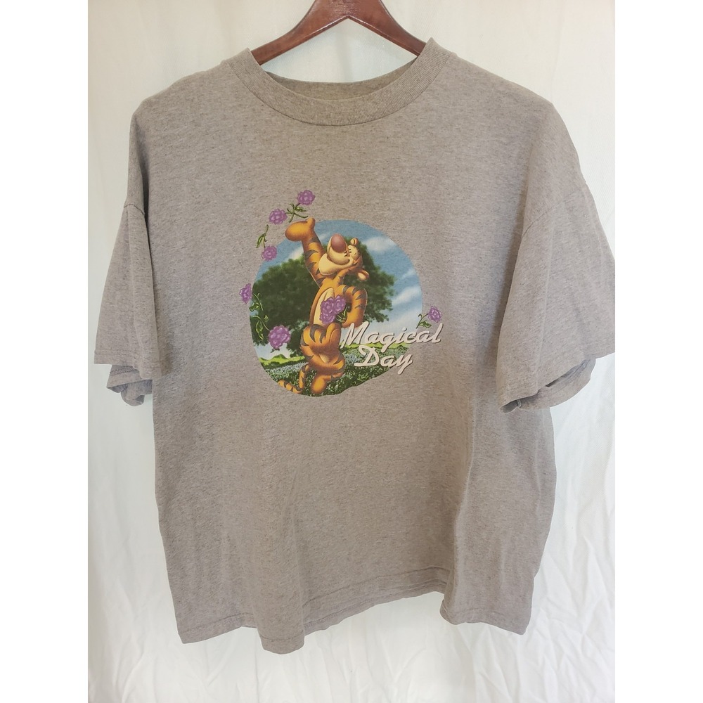 Vintage Disney Store Tigger Magical Day Gray Graphic T-Shirt Made in USA XL
